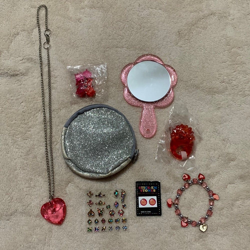 COLLEGE SALE GIRLS GIFT SET